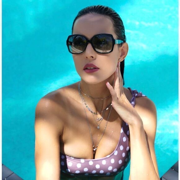 New Roberto Cavalli Women Black Square Sunglasses RC651S Gradient Olive-Gray - Picture 1 of 12